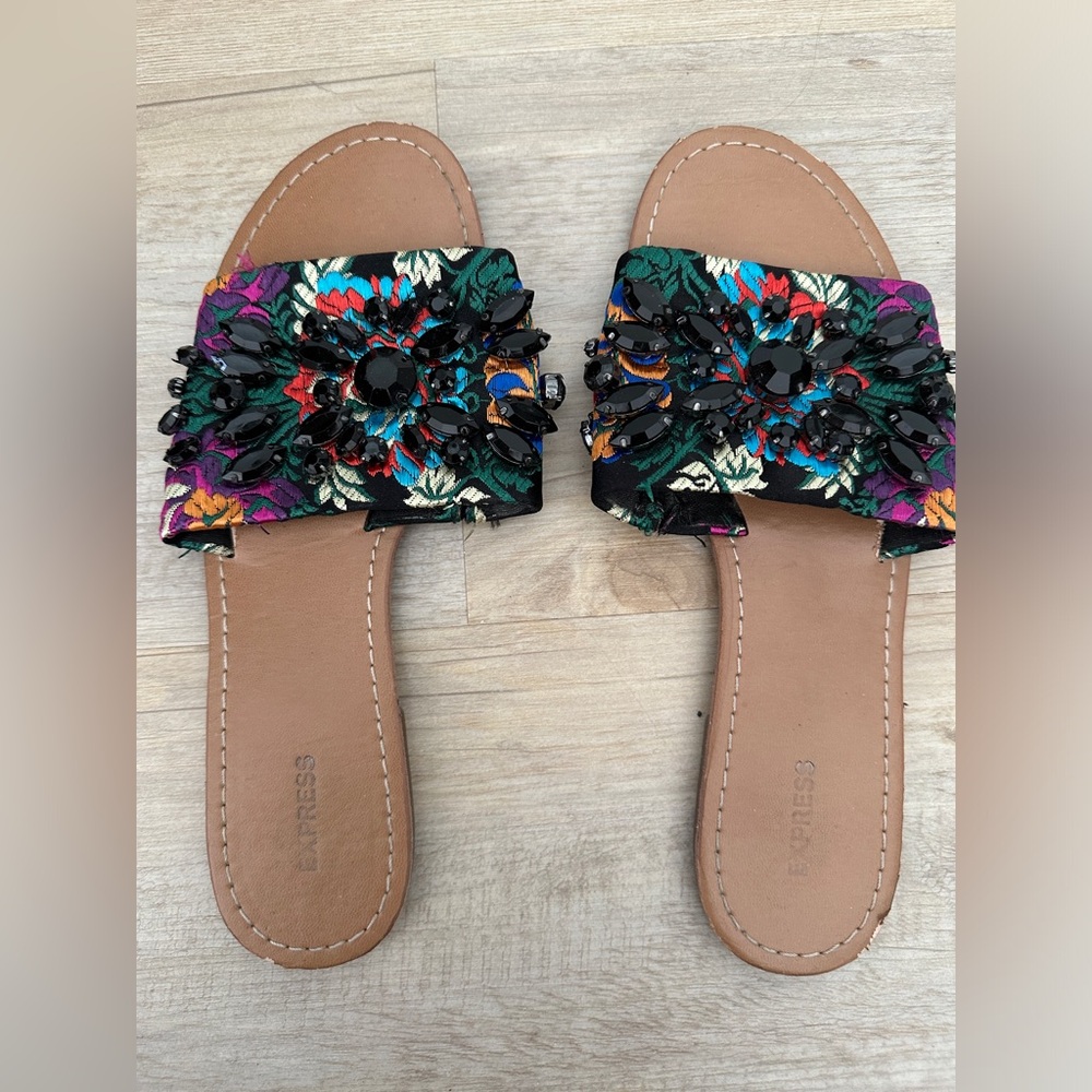 Express Sandals - Picture 10 of 11